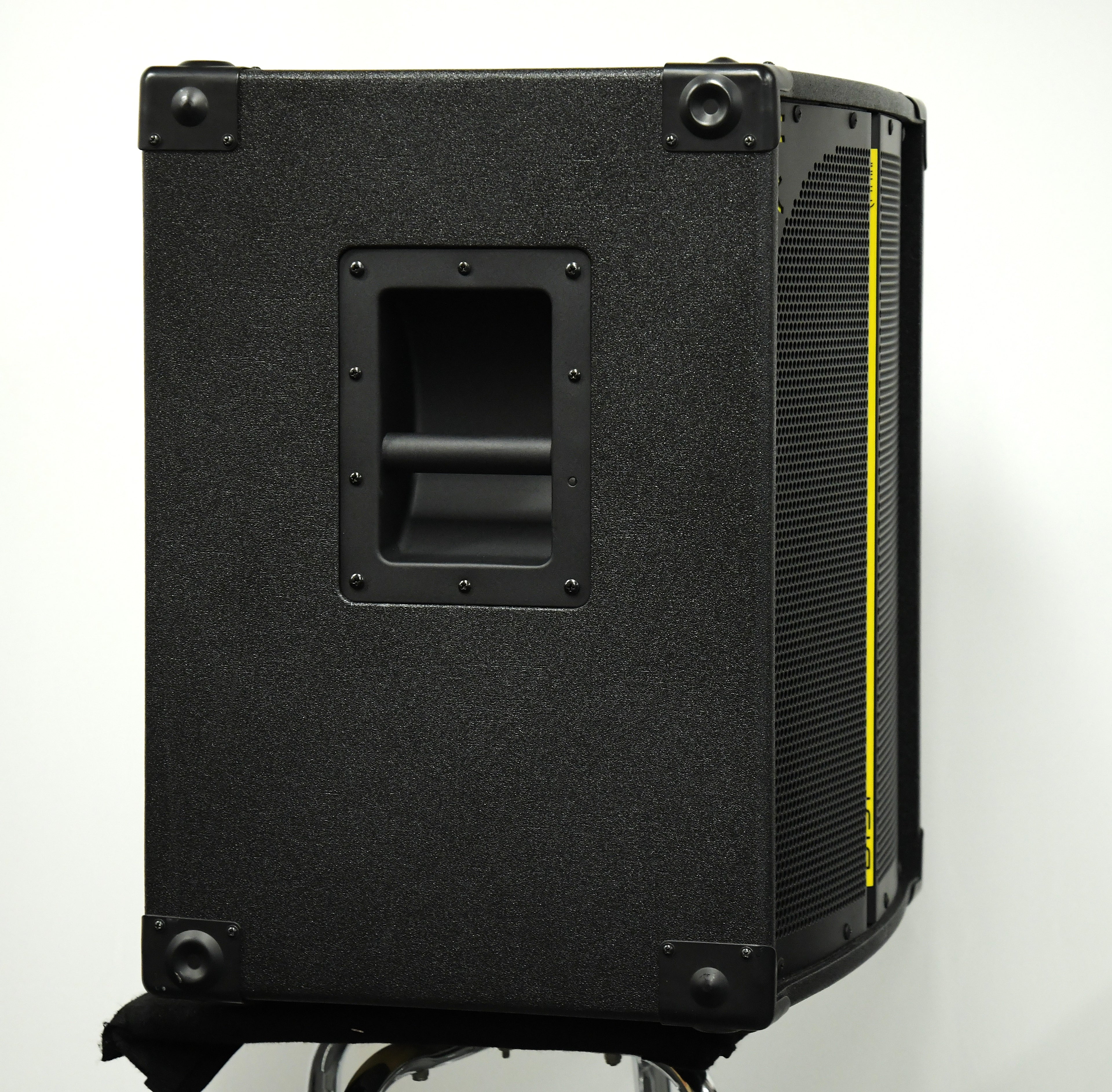 DIST2 210 B-Stock "Dino"